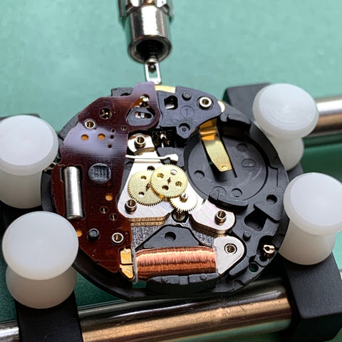 Servicing a Seiko 7c43-6020 Mini Tuna – ClockSavant