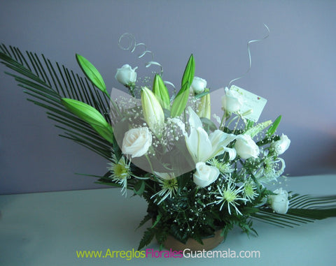 Blanca Ilusión Mixta – Arreglos Florales Guatemala