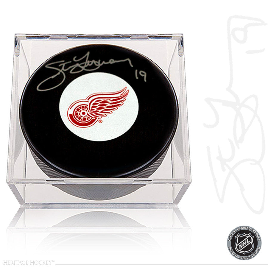 steve yzerman signed puck