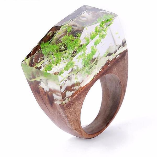 Quanta - Encapsulated Green Plant Resin Ring