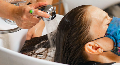 Rinsing hair