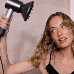 Drying wavy hair