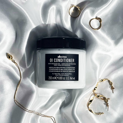 HairMNL Davines OI Conditioner: Absolute Beautifying Conditioner With Roucou Oil