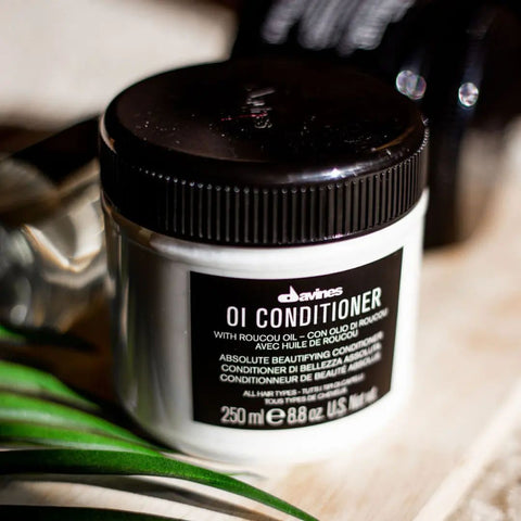 HairMNL Davines OI Conditioner: Absolute Beautifying Conditioner with Roucou Oil