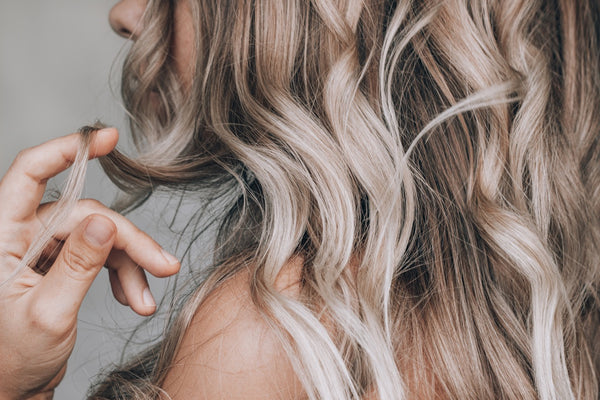 How to Maintain Blonde Highlights