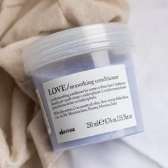 Davines LOVE Smooth Conditioner