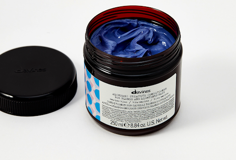 Davines Alchemic Creative Conditioner in Marine Blue