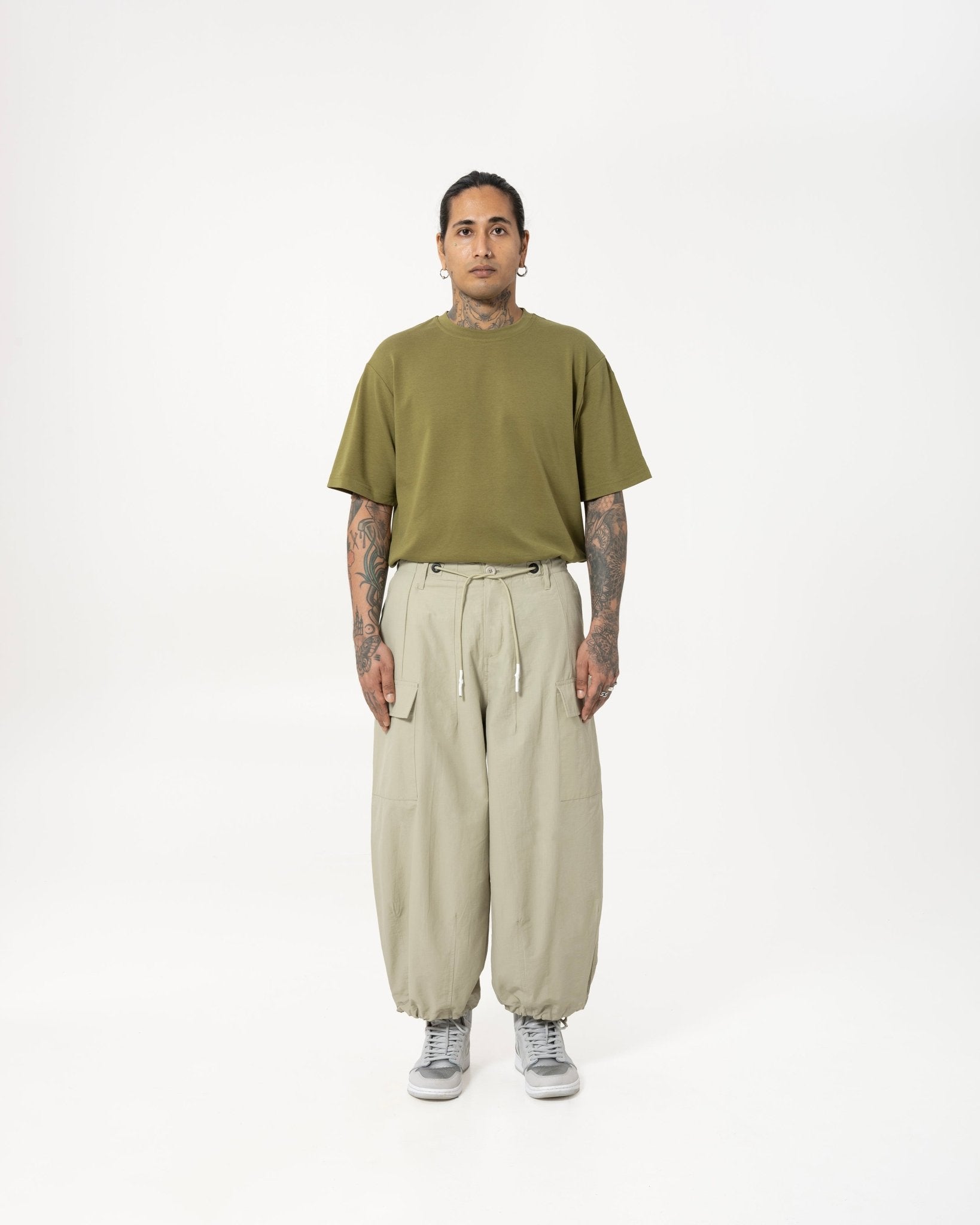 Drawstring Balloon Cargo Shorts - Khaki – G R A Y E