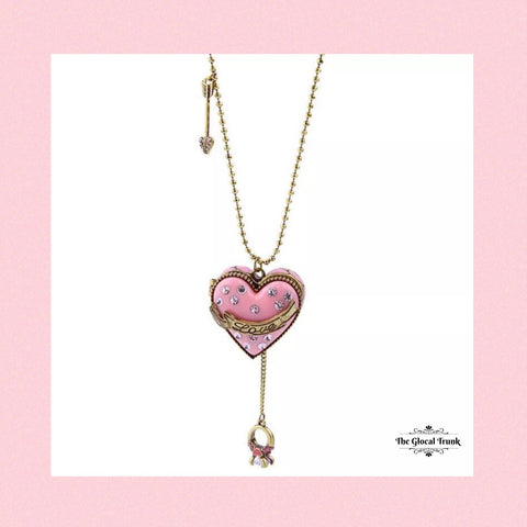 https://www.theglocaltrunk.com/products/heart-chain-locket-1