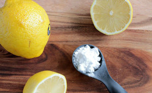 Natural teeth whitening lemon and baking soda