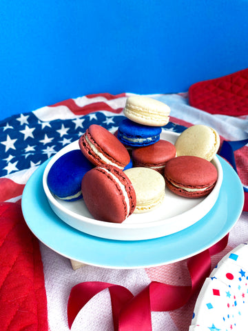 macaron dessert display with independence day theme