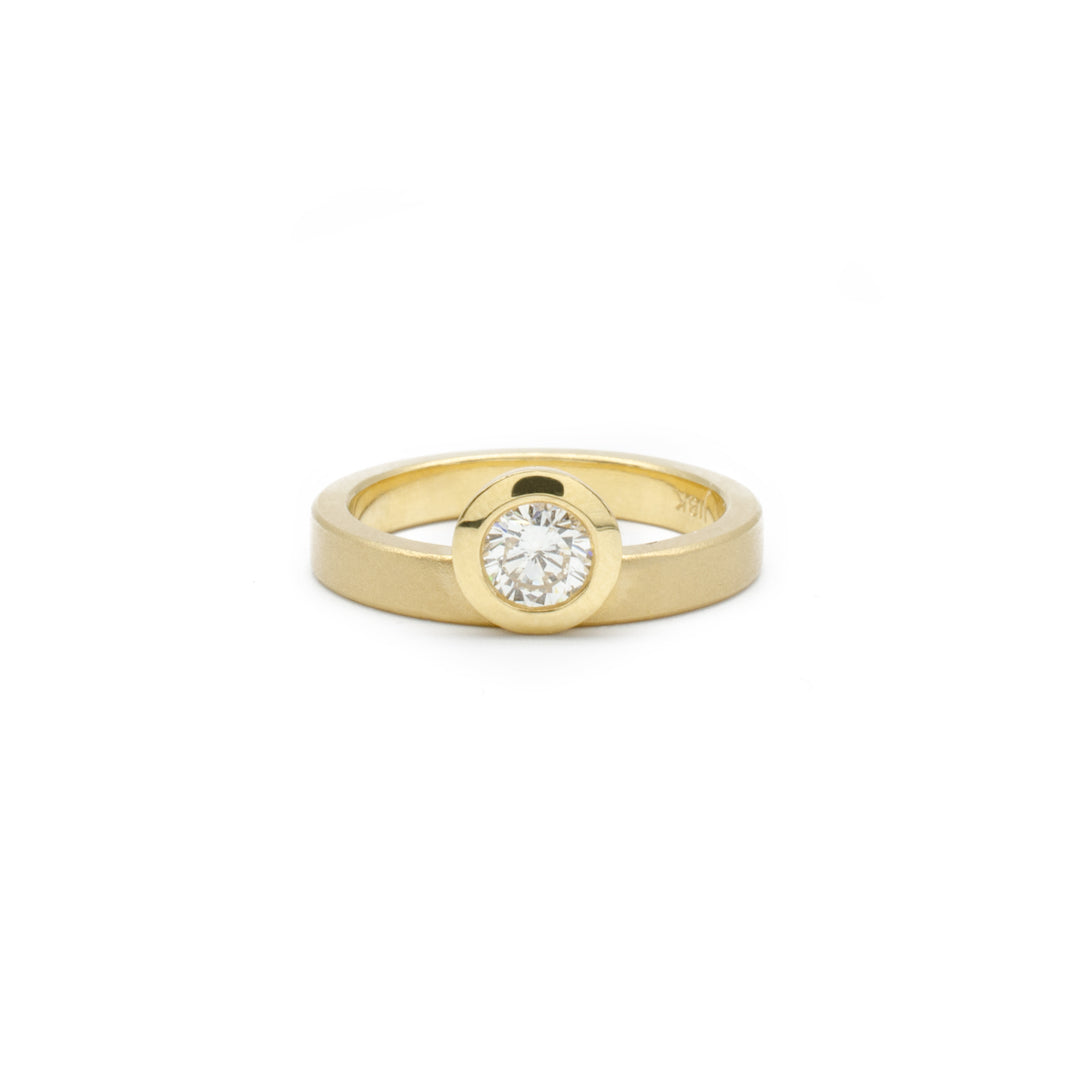 Small Sun Eye Diamond Ring