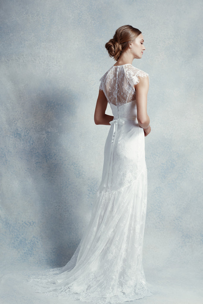 Jane – White Studio Bridal