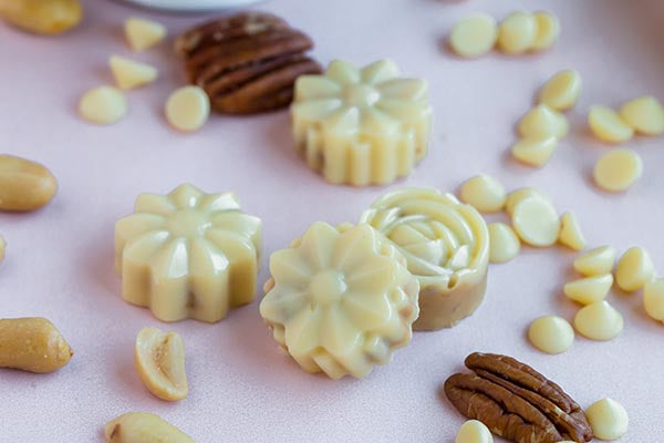 Keto White Chocolate Clusters