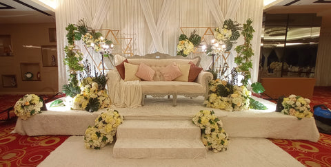 Geometric White and Cream Pelamin