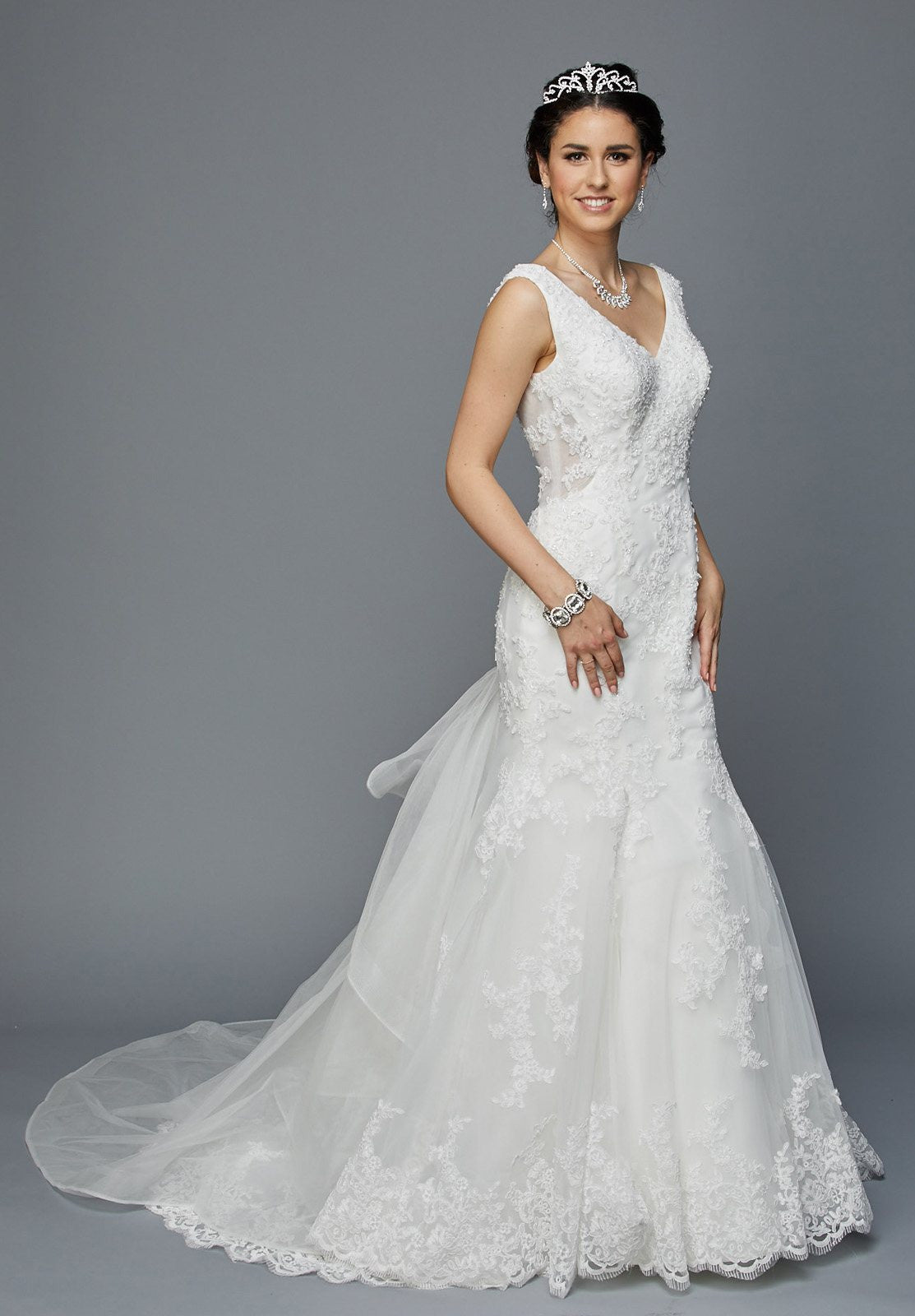 Juliet 356 Fit and Flare V-Neck Sleeveless Wedding Dress White ...