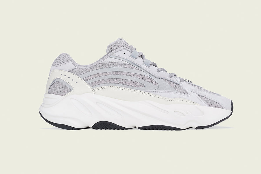 yeezy boost 700 nere