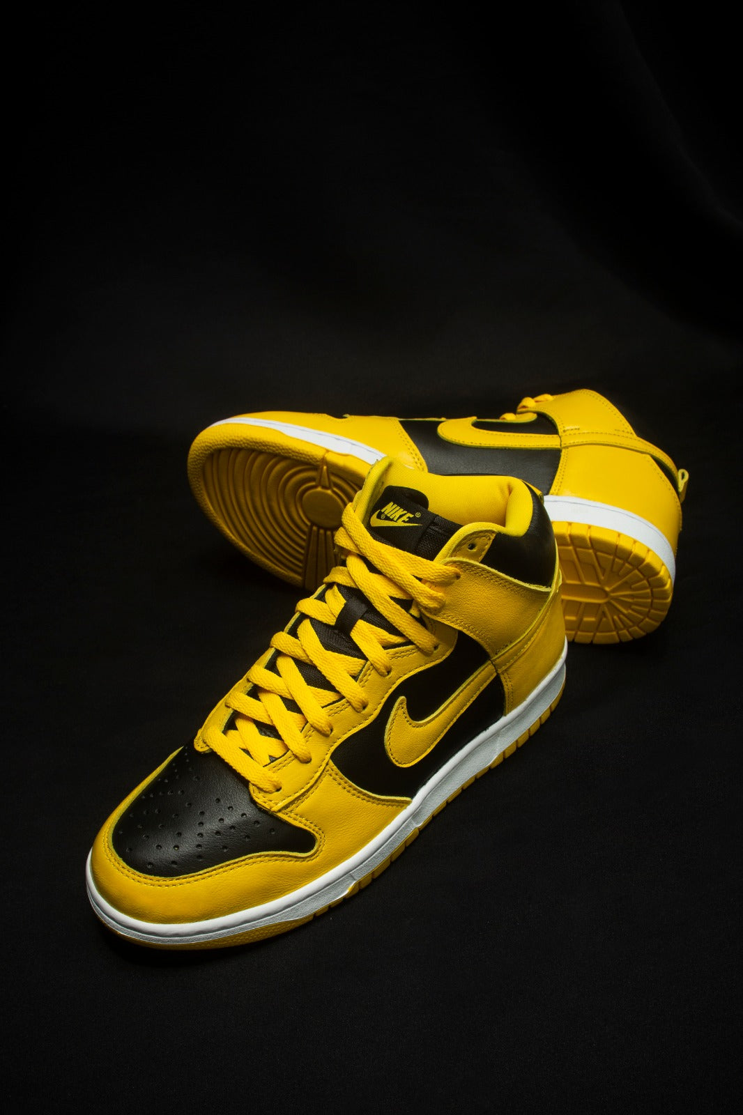 nike dunk high black varsity maize