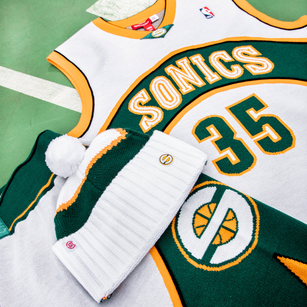 The new CLOT x Mitchell & Ness release with Allen Iverson e Kevin Durant
