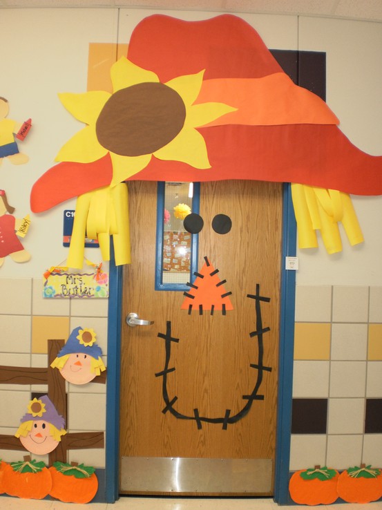 Scarecrow Fall Classroom Door Decoration – SupplyMe