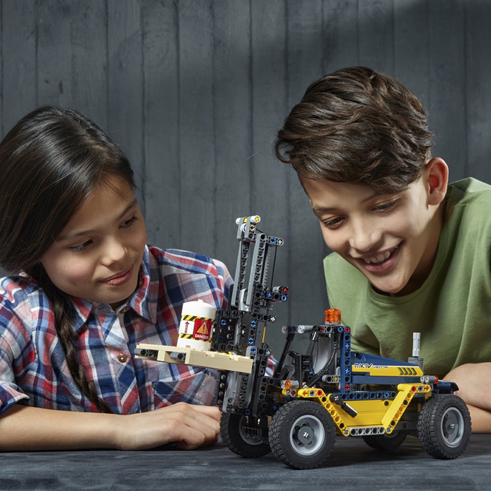 Lego Technic Heavy Duty Forklift Tow Truck 42079 2 In 1 Building Toynado