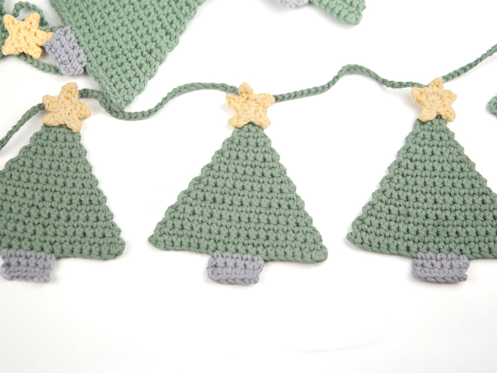 Christmas Tree Bunting Crochet Kit and Pattern in Deramores Yarn