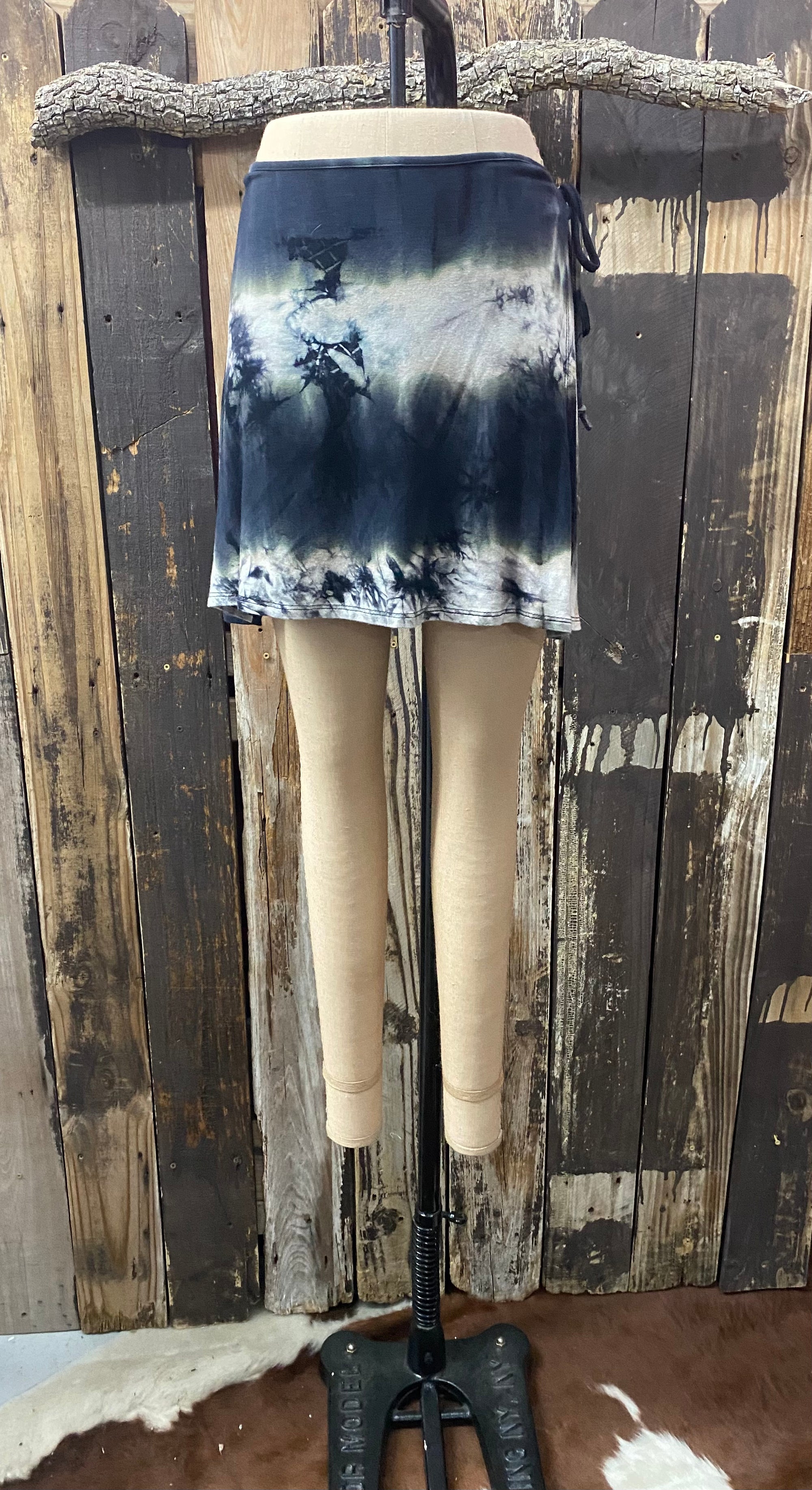 Floral Activewear Skirt ~ Size L ~ Queen Bee’s Closet #404