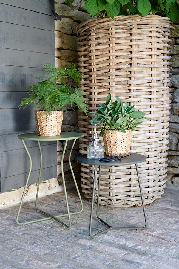 Fermob Cocotte Stool with Occasional Table on patio