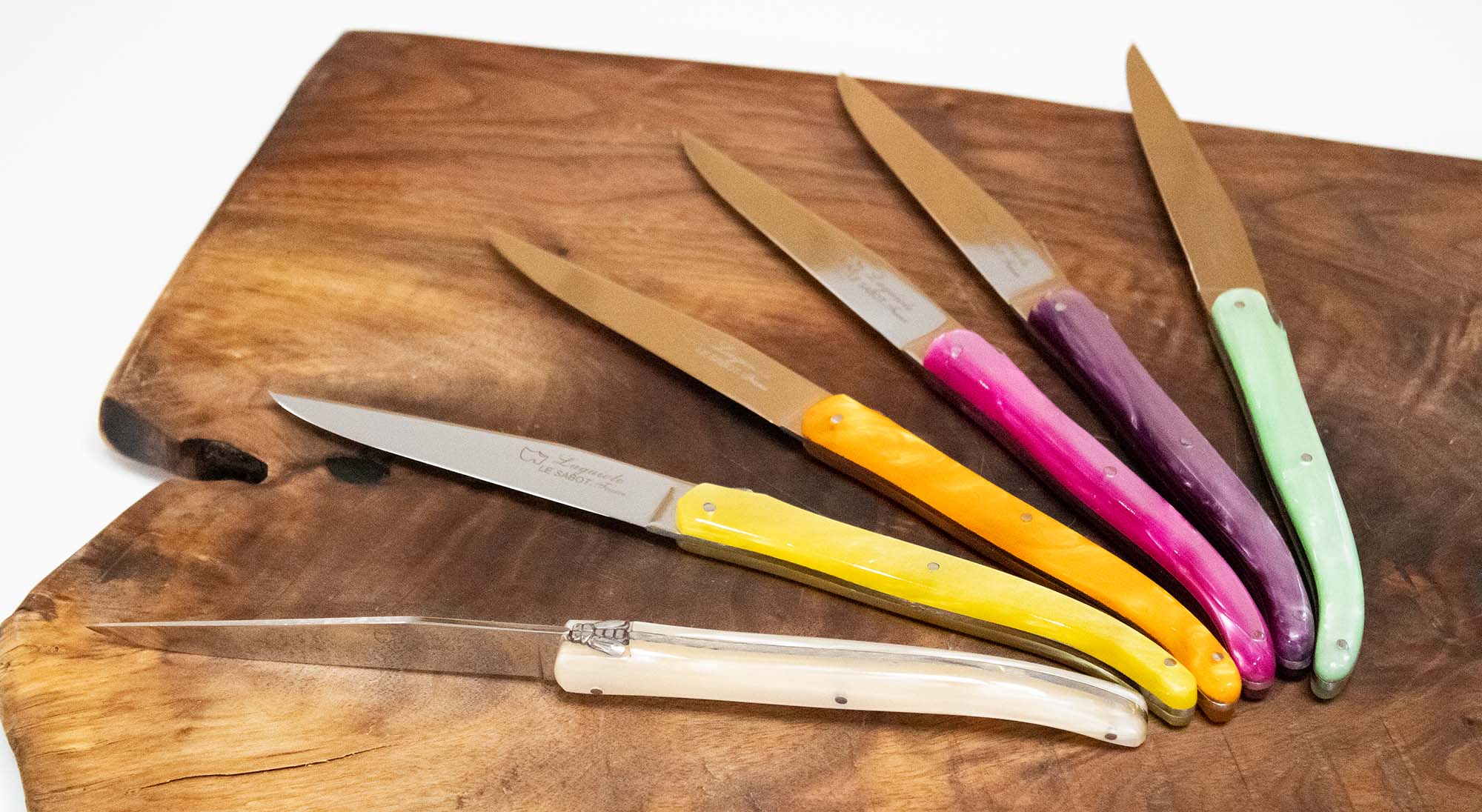 Making process of a laguiole knife in our workshop