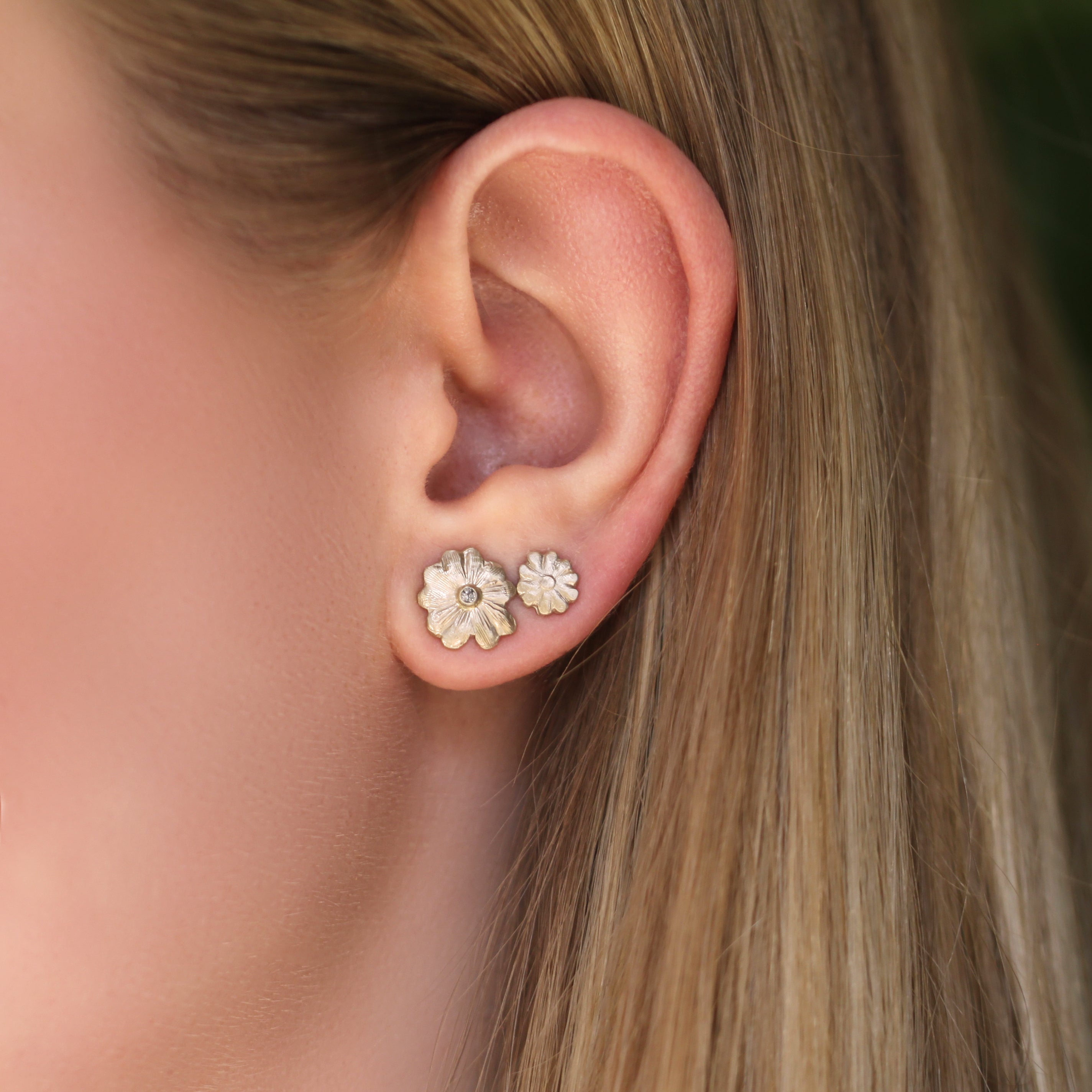 White Gold Petite Fleur Studs