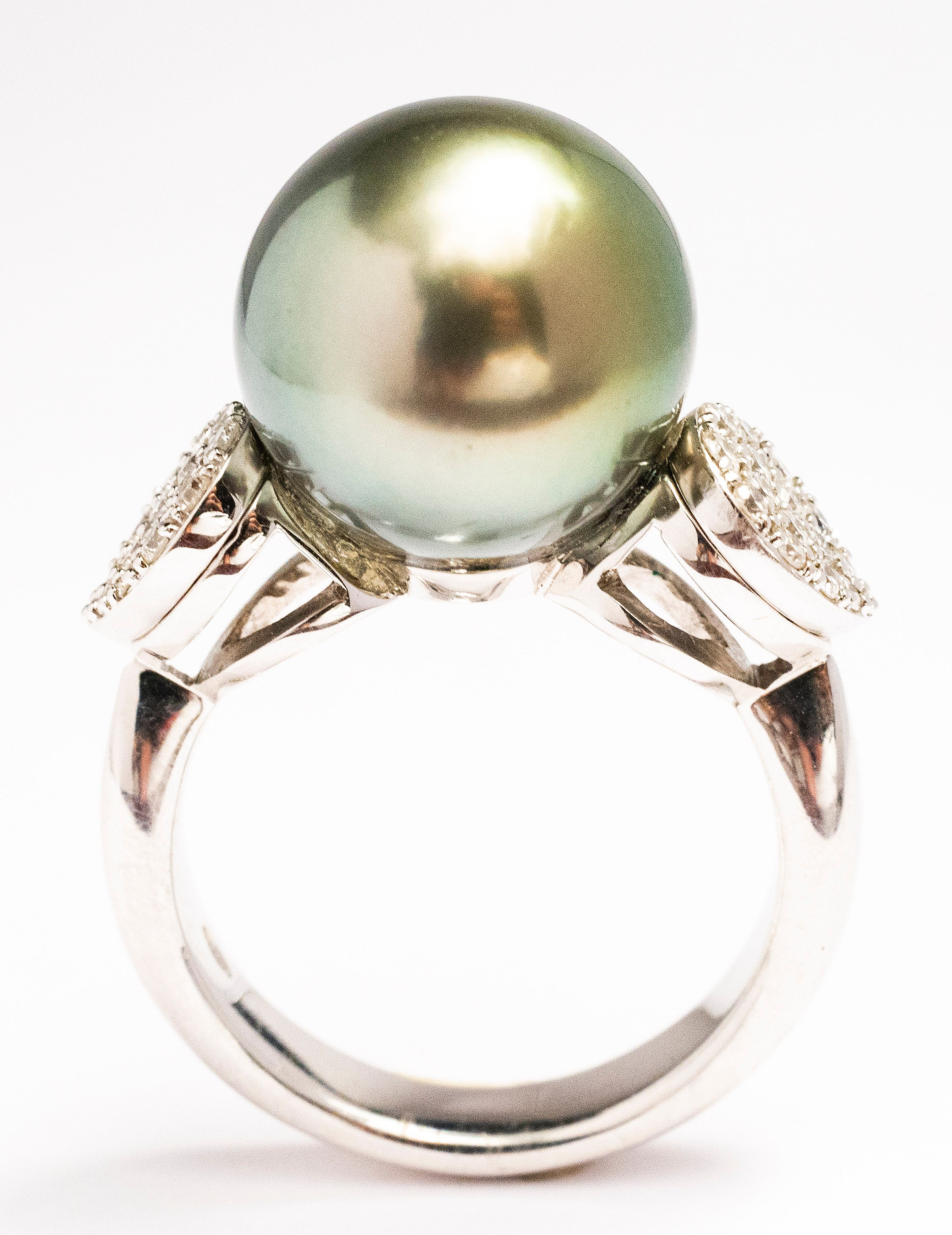 A Lady's Tahitian Darl Gray Pearl Ring - Bijoux Jewels