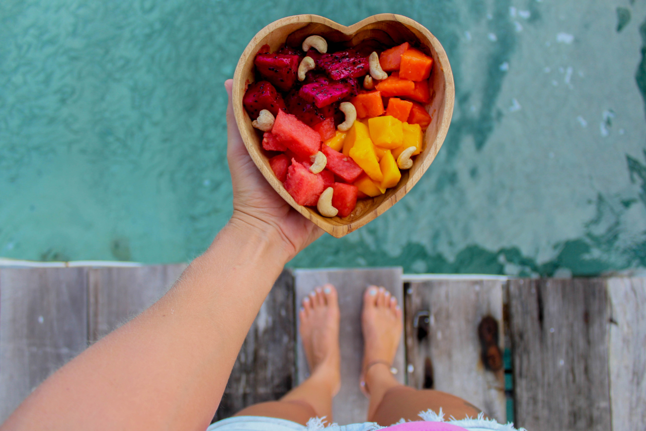 heal-skin-holisticaly-fruit-bowl-over-ocean