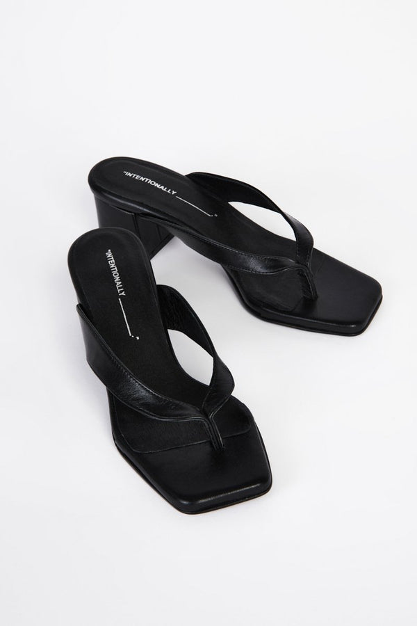 Sandals – Intentionally Blank