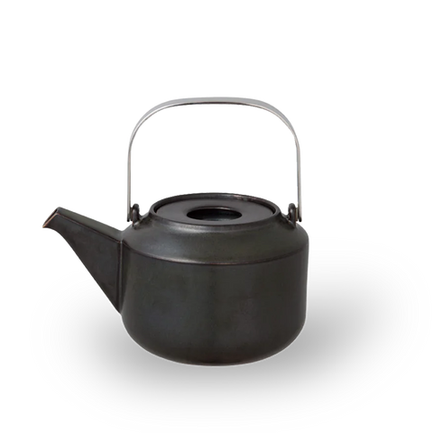 A chunky 'Leaves to Tea' teapot in stainless steel black.