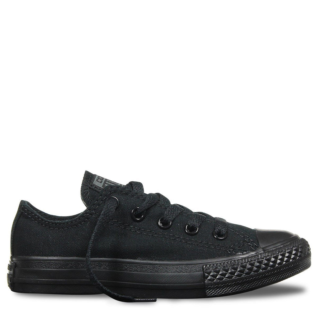 black low cut converse shoes