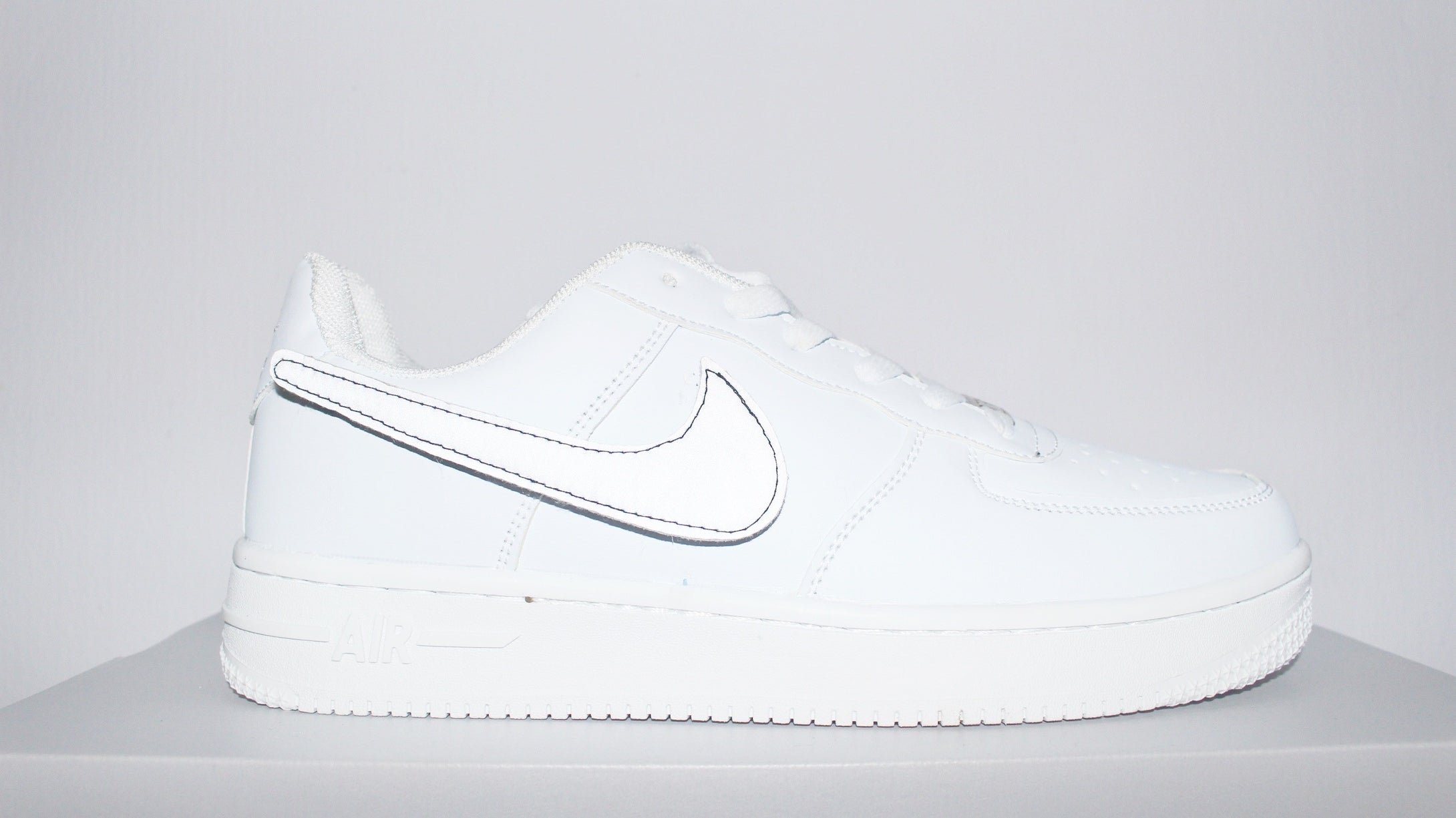 air force 1 with velcro tick