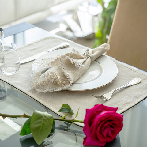 Neutral Floral Tablesetting