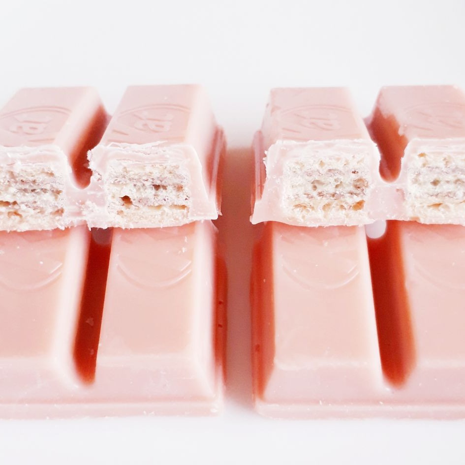 KIT KAT Japanese Mochi & Strawberry Daifuku in White Chocolate