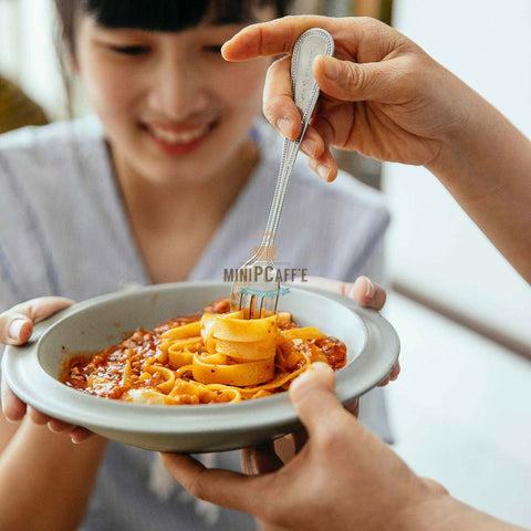https://cdn.shopify.com/s/files/1/1424/0646/files/Why_you_should_buy_the_Imperia_RMN220_pasta_maker_for_your_restaurant_in_2023_3_480x480.jpg?v=1695221148