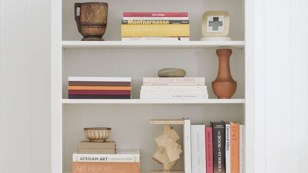 bookshelf styling