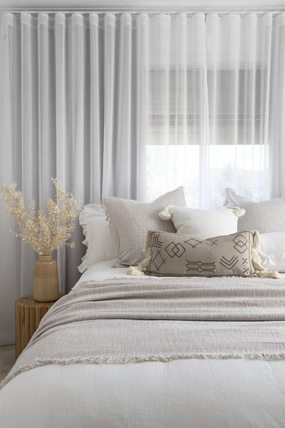 calm white and grey bedroom colour scheme