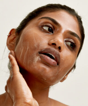 How to manage oily skin and acne