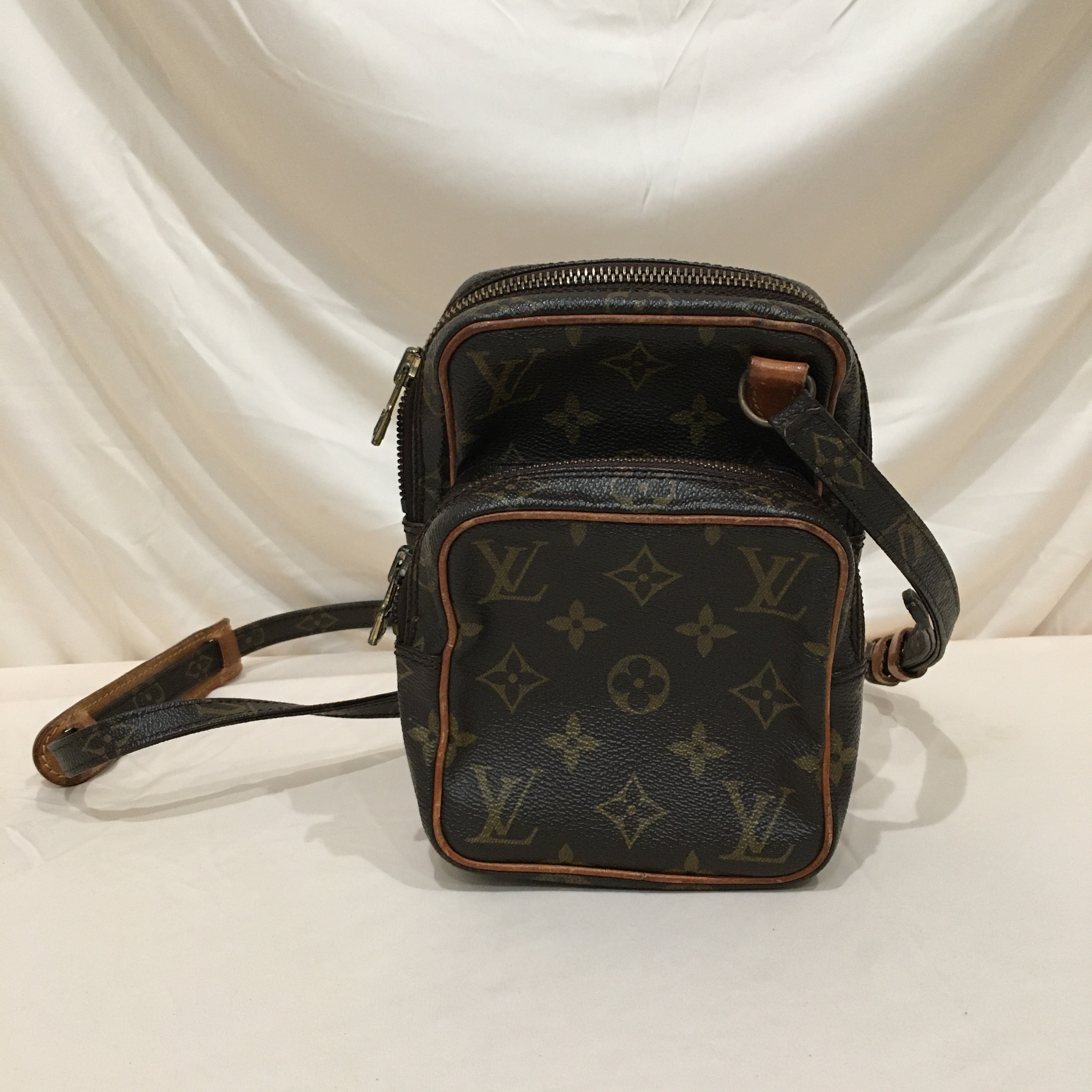 NTWRK - Louis Vuitton Red Monogram Empreinte Montaigne MM Sku# 62313