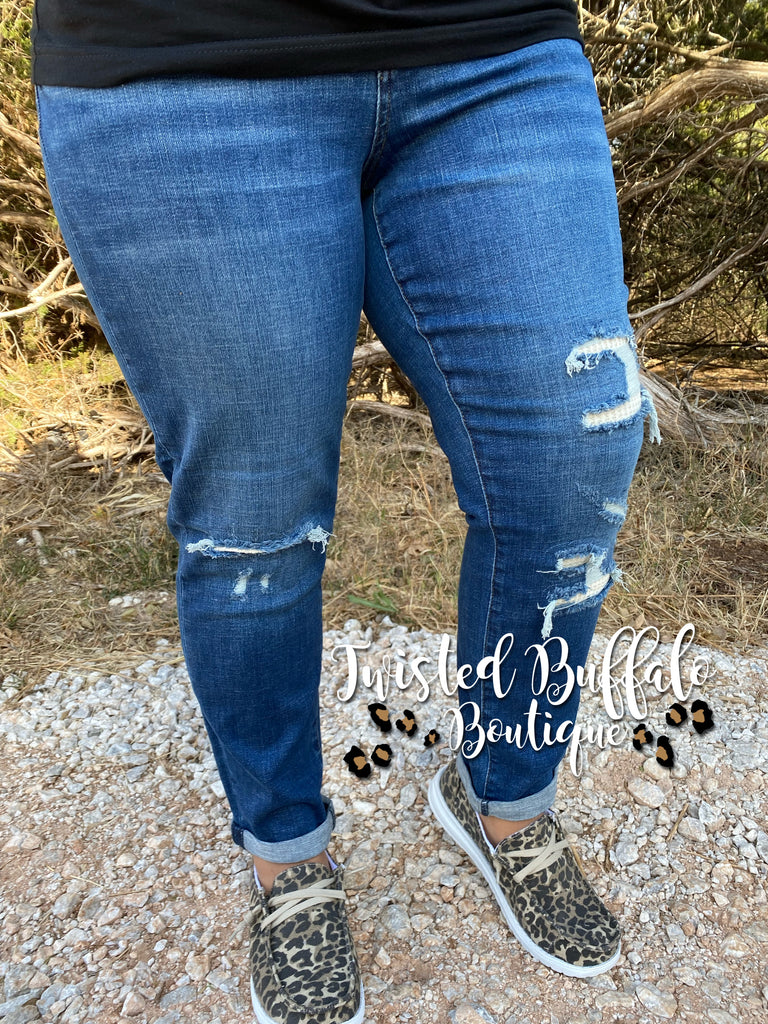 LUCKY CHARMS} Judy Blue Mid-Rise Paint Splatter Boyfriend Jeans