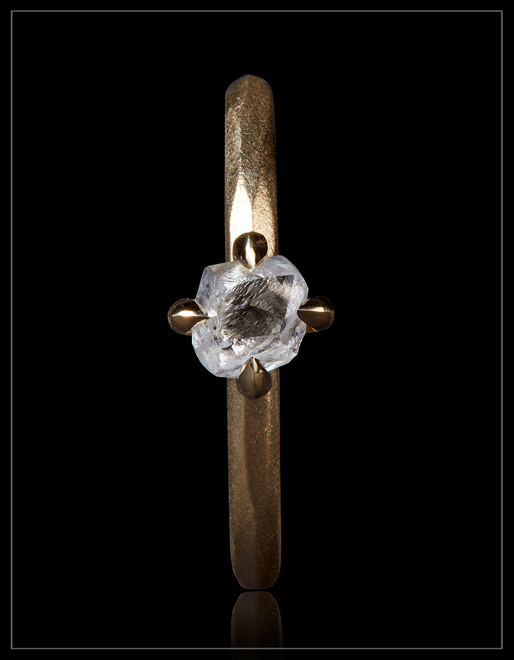 Timeless Gold Ring with Raw Diamond – 0.77 ct.