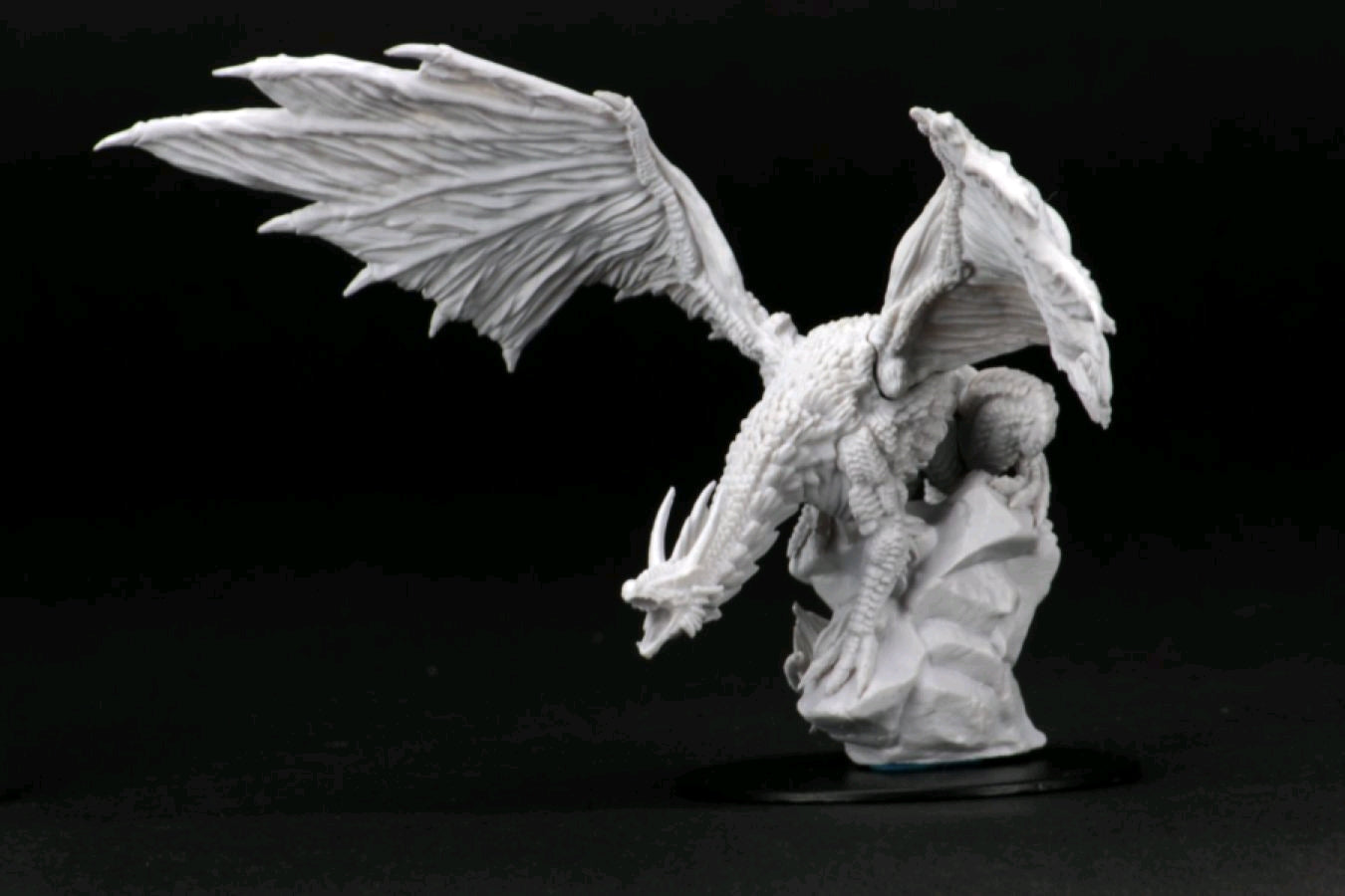 Pathfinder Deep Cuts Unpainted Miniatures Silver Dragon Ozzie Collectables - sliver wings of the pathfinder roblox