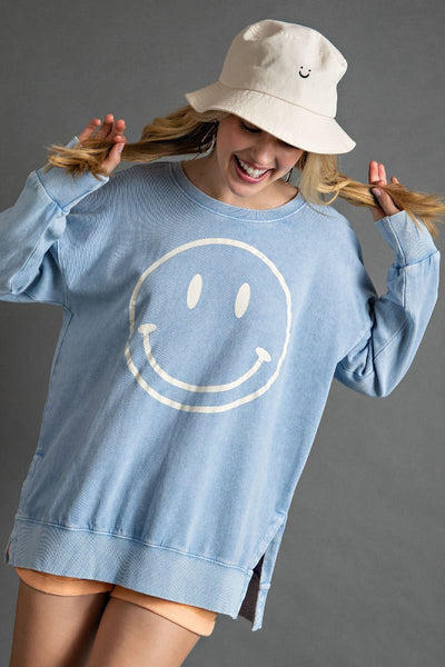 CURVY MINERAL WASHED SMILEY PULLOVER
