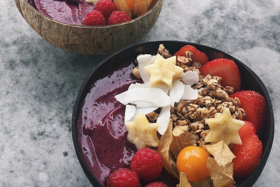 Acai/ Snickers/ Choc Mint smoothie bowls (video recipe) - Coconut Bowls
