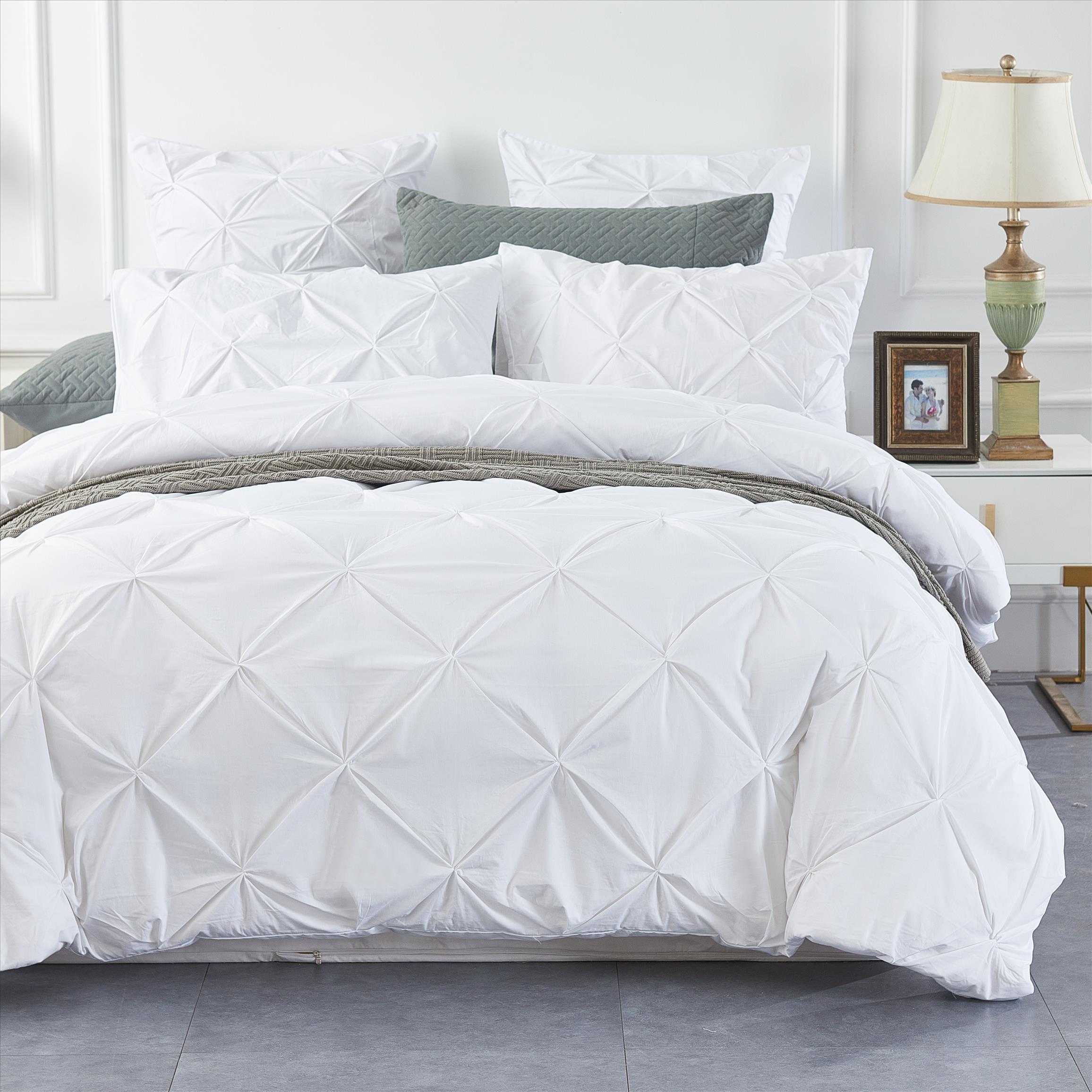 white pintuck quilt