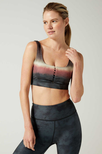 Naya Nina - Contrast Y-Strap-Back Sporty Bra, YesStyle